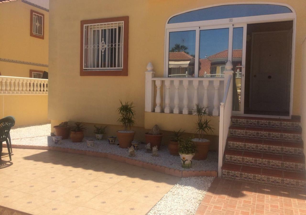 Torrevieja, La Torreta Ground Floor Apartment With Large Private Patio Garden Экстерьер фото