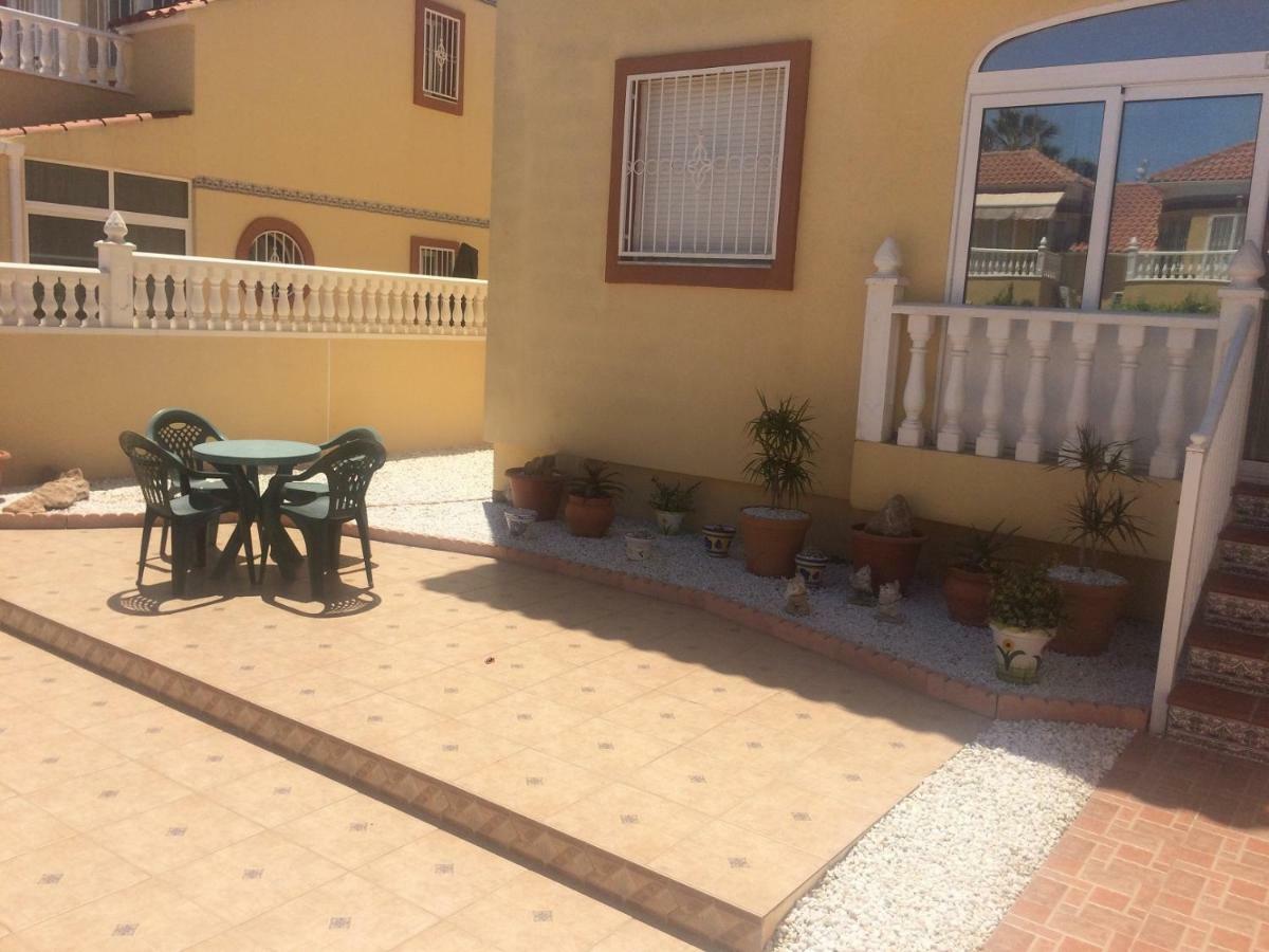 Torrevieja, La Torreta Ground Floor Apartment With Large Private Patio Garden Экстерьер фото