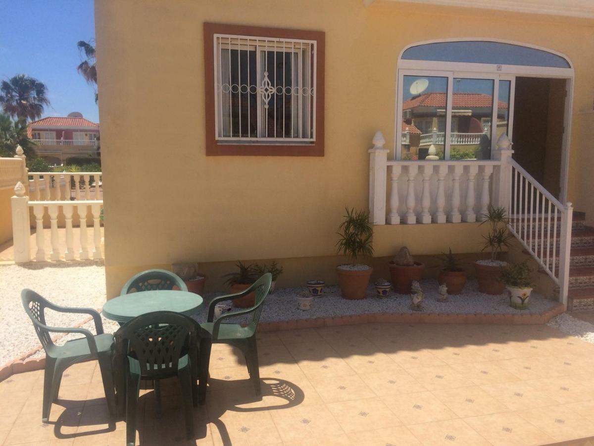 Torrevieja, La Torreta Ground Floor Apartment With Large Private Patio Garden Экстерьер фото